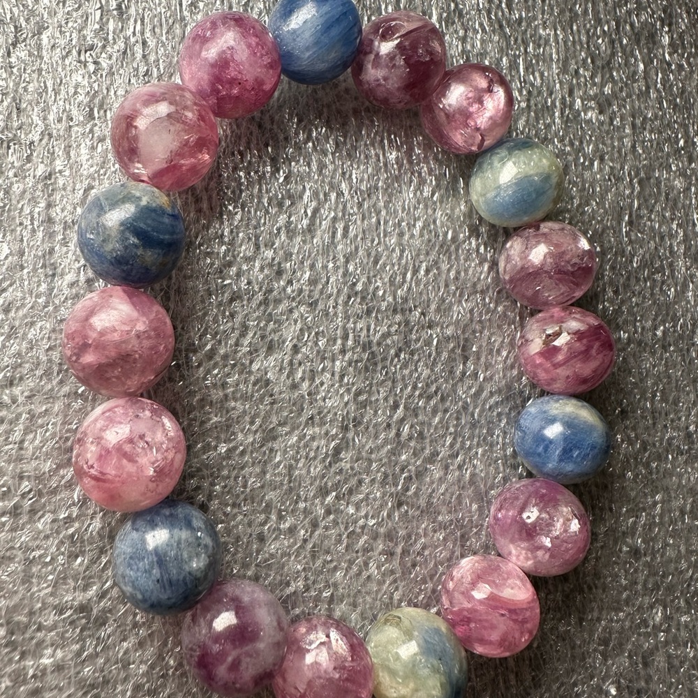 Gorgeous Flashy Colorful 11MM Emerald Natural Crystal Bracelet